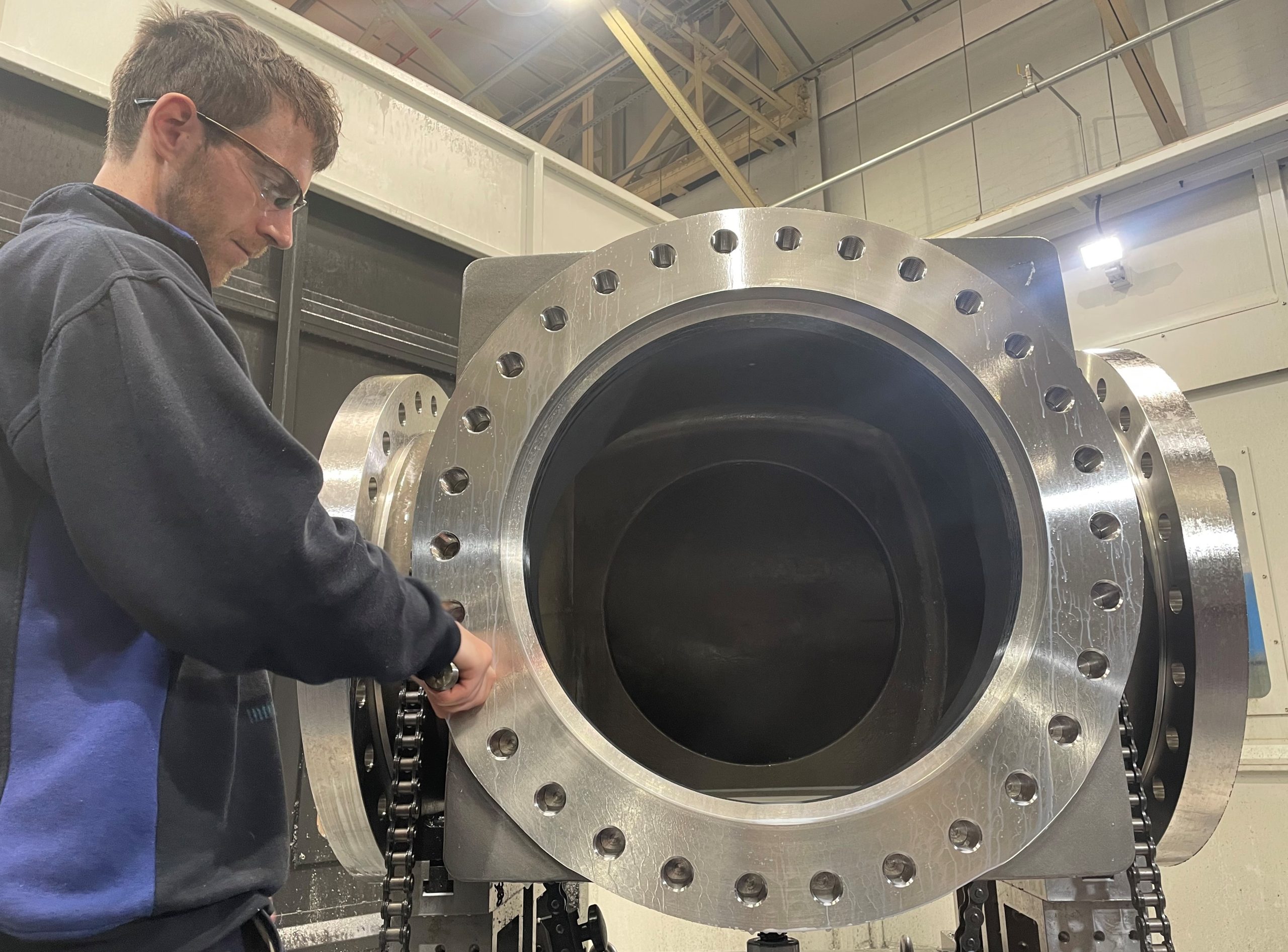 24" Shipham Valves Globe Valve in Hastelloy with pressure class 300